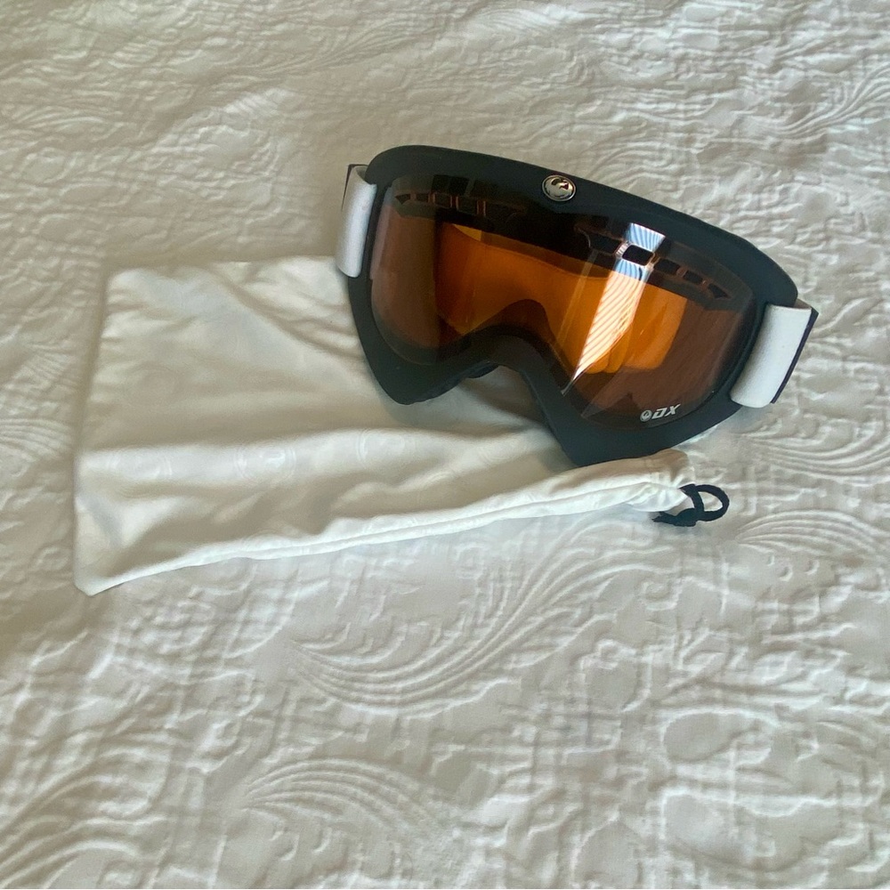 Dragon DX Ski Goggles Amber Lens White Strap + Pouch